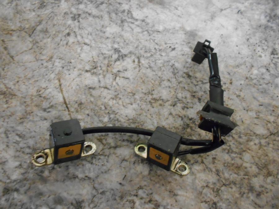 Framsidan på Tändpickup från en Suzuki VZ 1600 -2004 motorcykel.