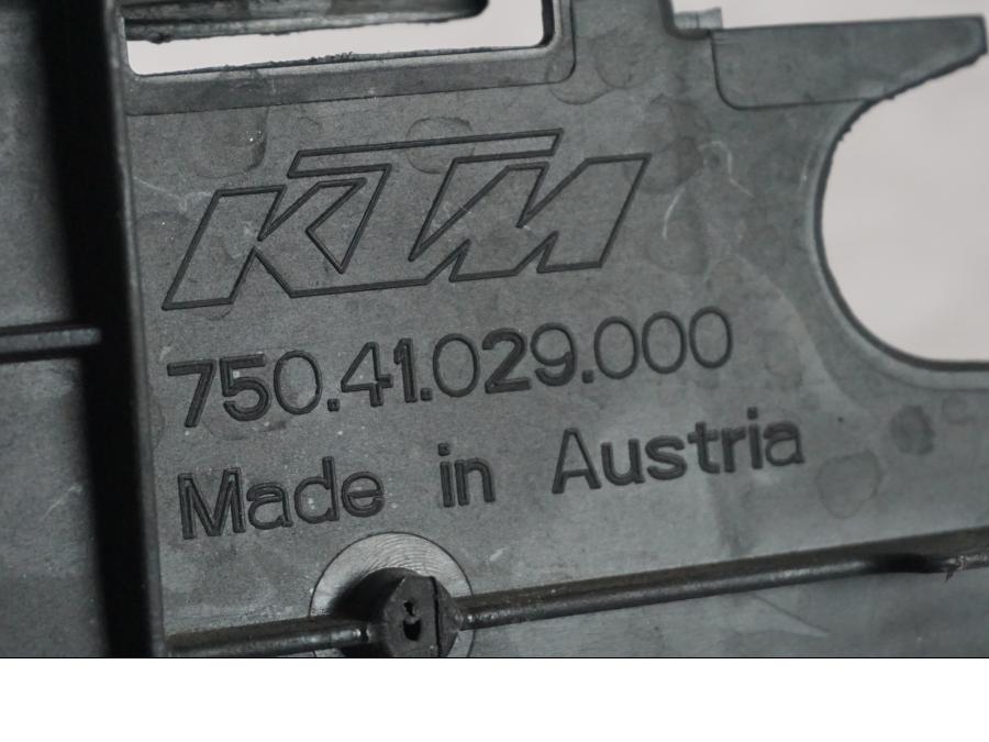 Snett uppifrån på CDI / ECU från en KTM 690 SM R -2009 motorcykel.