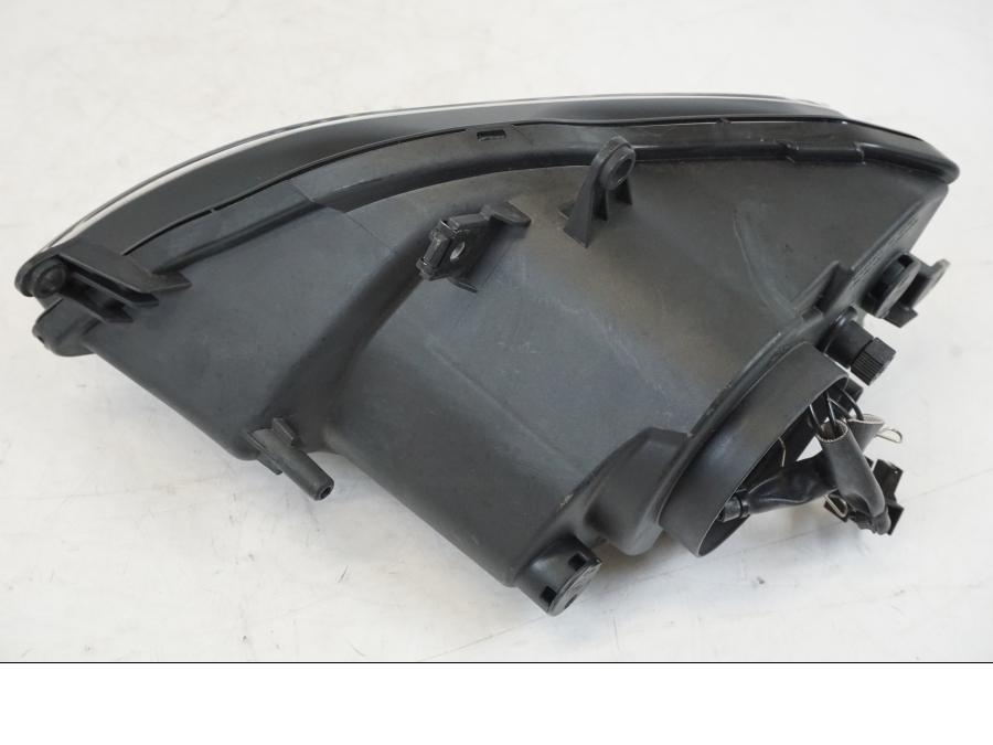 Extrabild6 på Strålkastare från en BMW S 1000 XR -2014 motorcykel.