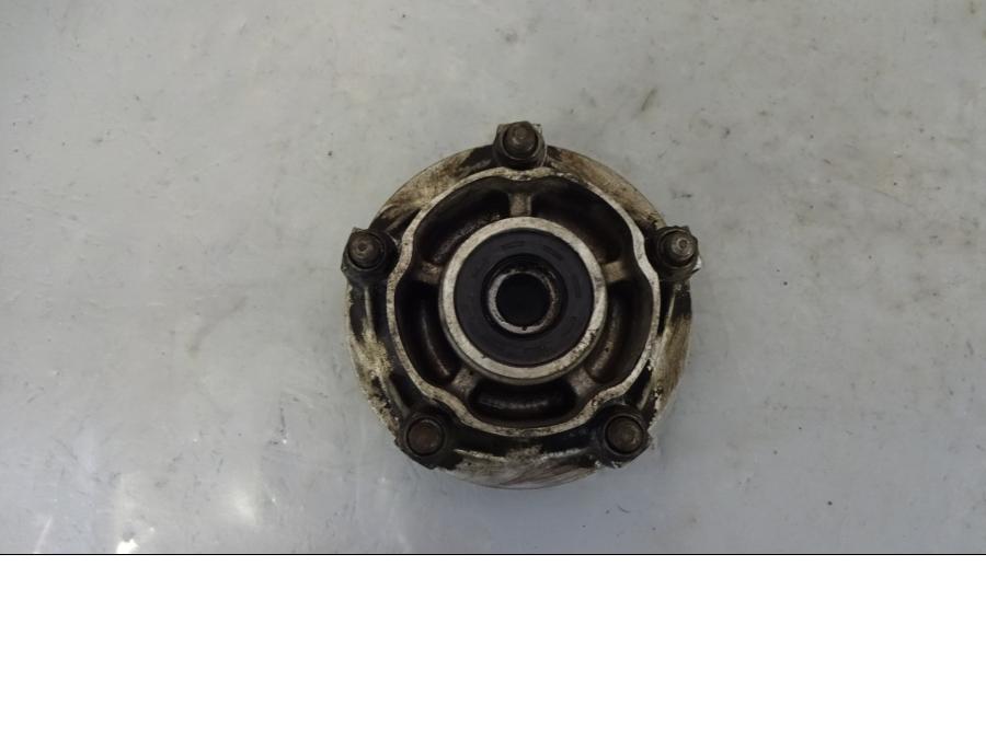 Framsidan på Drevfäste från en Honda VTR 1000 F -1997 motorcykel.