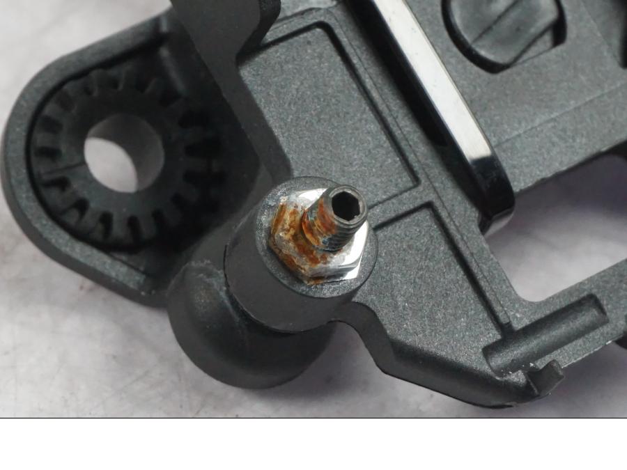 Snett nerifrån på Radar från en Ducati Multistrada V4 -2024 motorcykel.