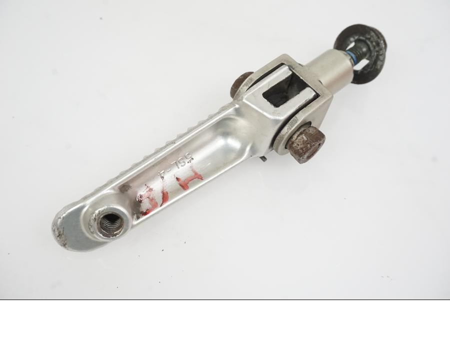 Höger sida på Fotpinne från en Yamaha YZF R6 -2006 motorcykel.