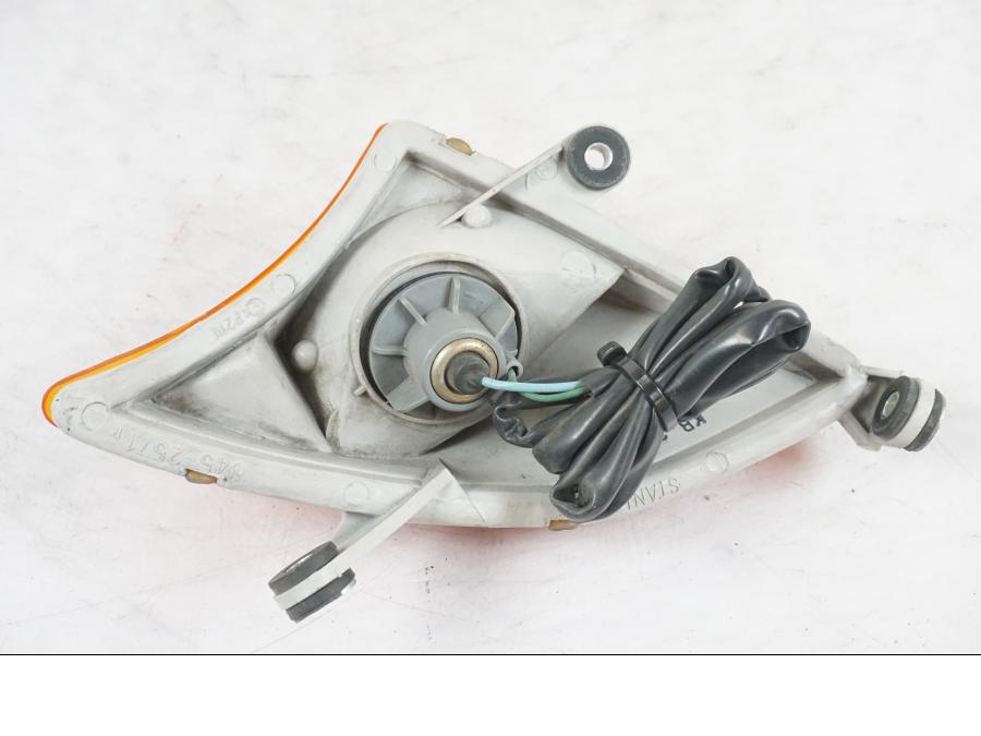 VÀnster sida pÄ Blinkers frÄn en Honda CBR 1000 F -1989 motorcykel.