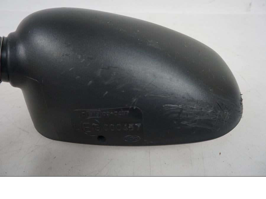 Snett uppifrån på Backspegel från en Yamaha FJR 1300 -2001 motorcykel.