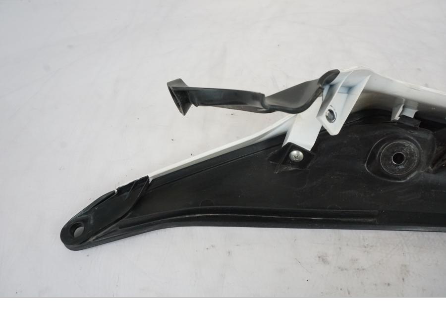 Extrabild1 på Bakvinge från en KTM 125 Duke -2017 motorcykel.