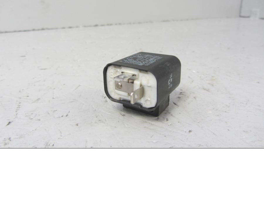 Baksidan på Blinkersrelä från en Aprilia Pegaso 650 -1997 motorcykel.