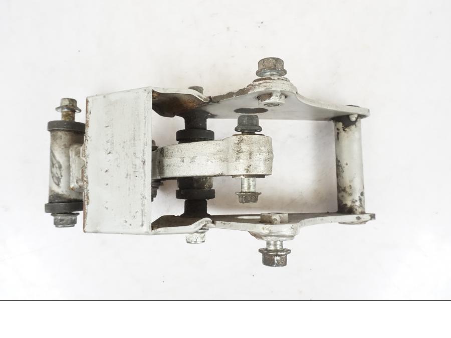 Extrabild1 på Stötdämparlänkage från en Suzuki GSX 550 EF -1985 motorcykel.