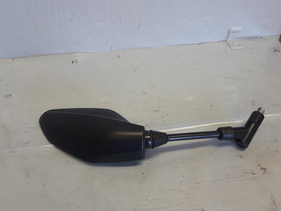 Höger sida på Backspegel från en Yamaha MT 125 -2017 motorcykel.