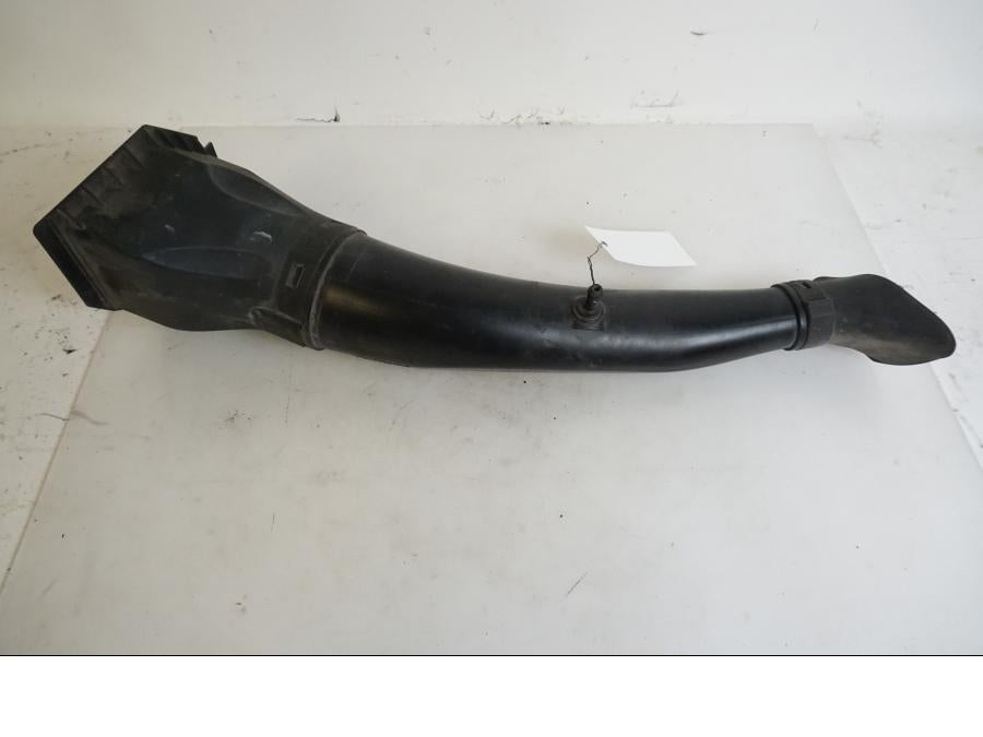 Baksidan på Luftburksnorkel från en BMW K 1200 S -2007 motorcykel.