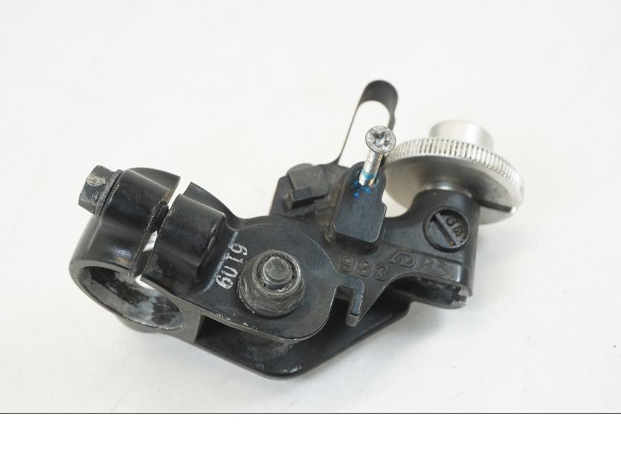 Vänster sida på Kopplingsklo från en Yamaha XSR 700 -2016 motorcykel.