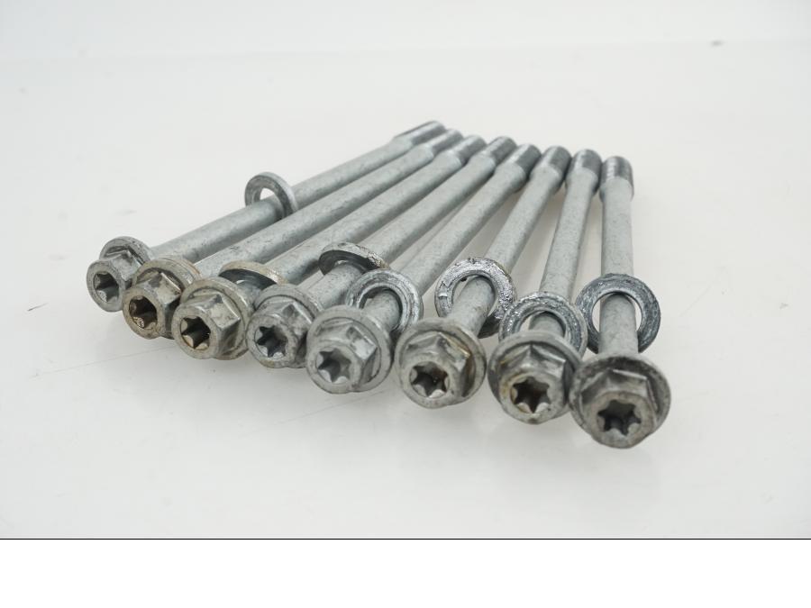 Baksidan på Skruv / Mutter etc från en KTM 1290 Super Duke R -2021 motorcykel.