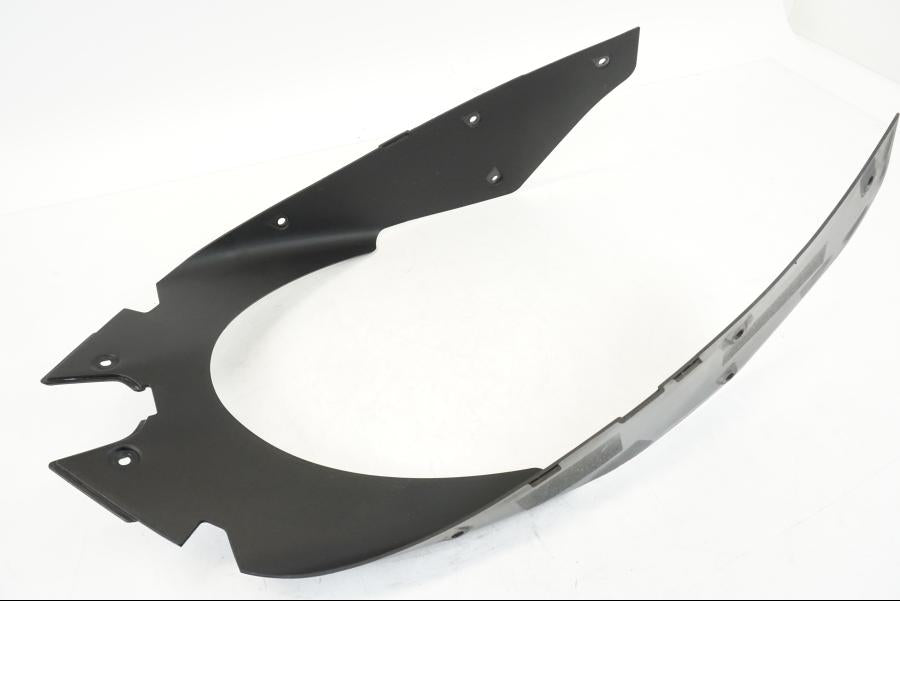 Snett nerifrån på Toppkåpsinsida från en Kawasaki NINJA 400 -2020 motorcykel.