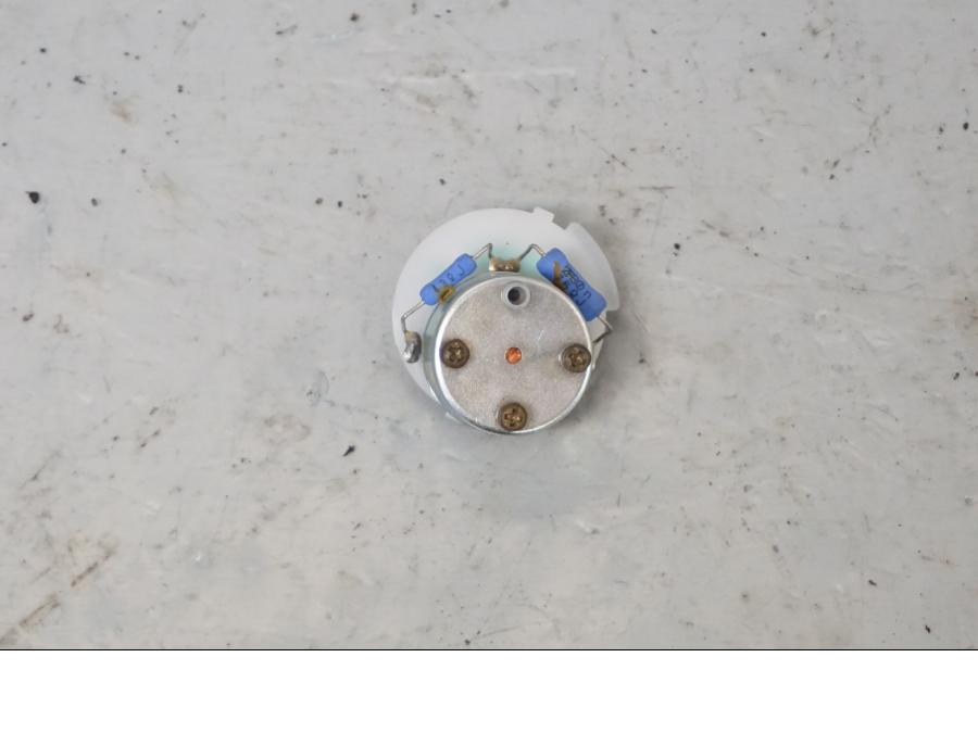 Baksidan på Temperaturmätare från en Honda CBR 900 RR -1996 motorcykel.