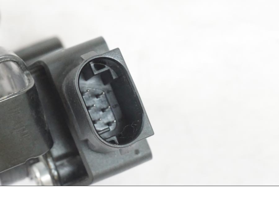 Snett uppifrån på Nivåsensor från en BMW R 1250 GS -2019 motorcykel.