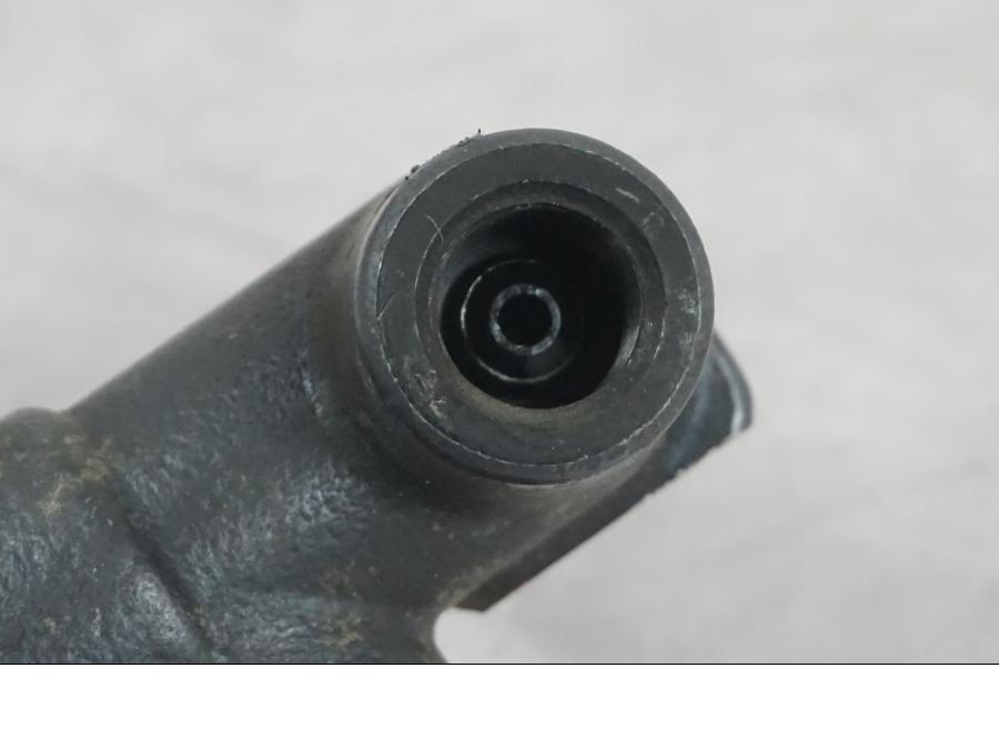 Extrabild1 på Bromsfördelare från en Honda CBR 1100 XX -1999 motorcykel.