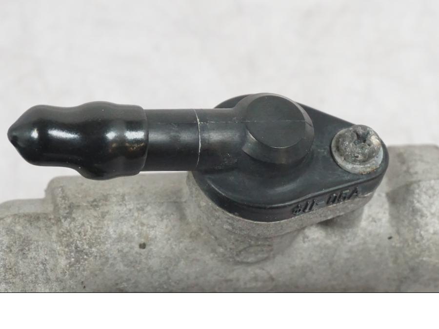 Extrabild1 på Bromshuvudcylinder från en Suzuki GSF 1250 -2010 motorcykel.