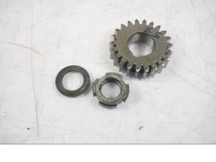 Framsidan på Primärdrev från en KTM 125 Duke -2017 motorcykel.