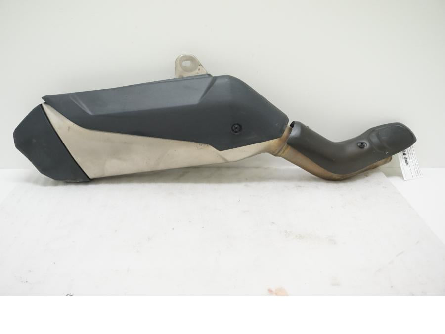 Baksidan pÄ LjuddÀmpare frÄn en Ducati Multistrada 1158 V4 -2021 motorcykel.