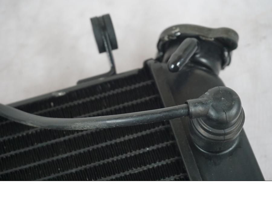 Extrabild6 på Vattenkyl från en Suzuki SV 650 -1999 motorcykel.