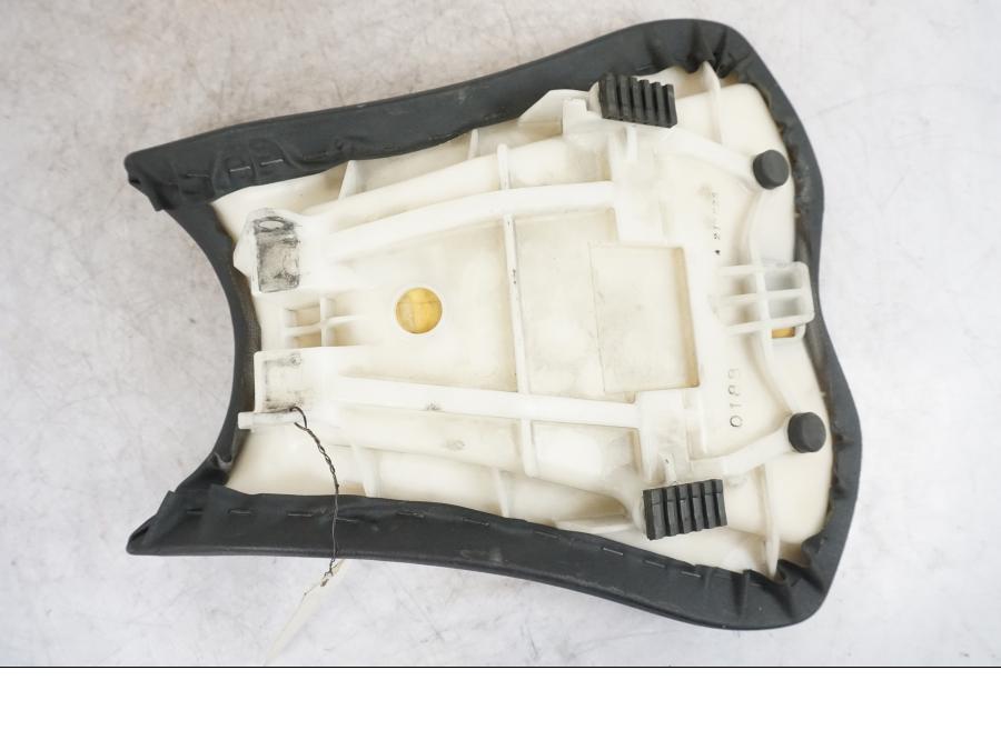 Extrabild2 på Sadel från en Kawasaki ZX-10R -2008 motorcykel.