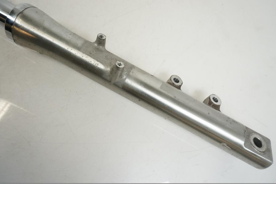 Extrabild2 på Gaffelben från en Suzuki VS 1400 -1999 motorcykel.