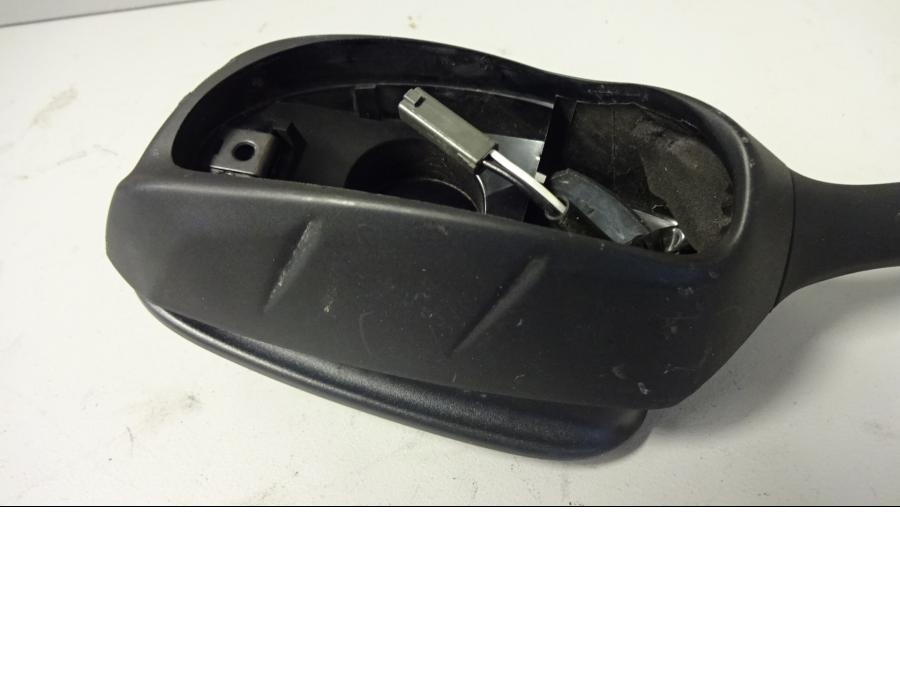 Vänster sida på Backspegel från en Suzuki GSX-R 750 -2015 motorcykel.