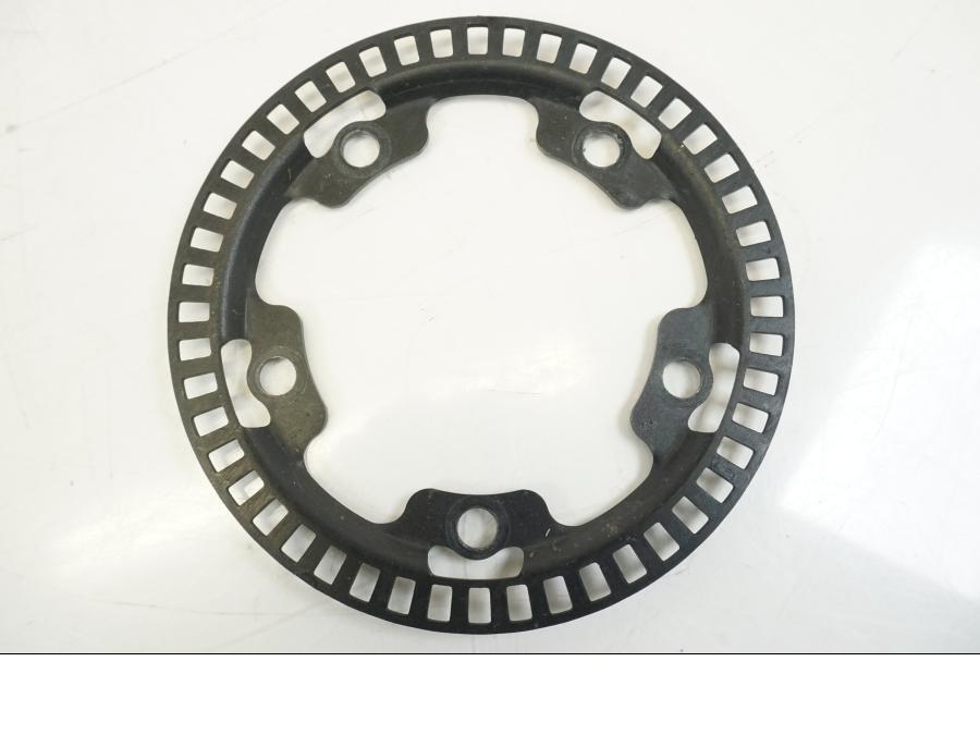 Höger sida på ABS krans från en Ducati Hyperstrada -2013 motorcykel.