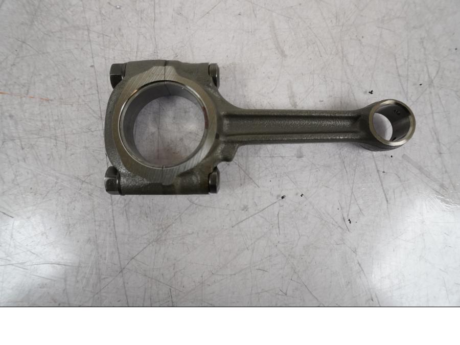 Baksidan på Vevstake från en Honda VFR 800 -2005 motorcykel.