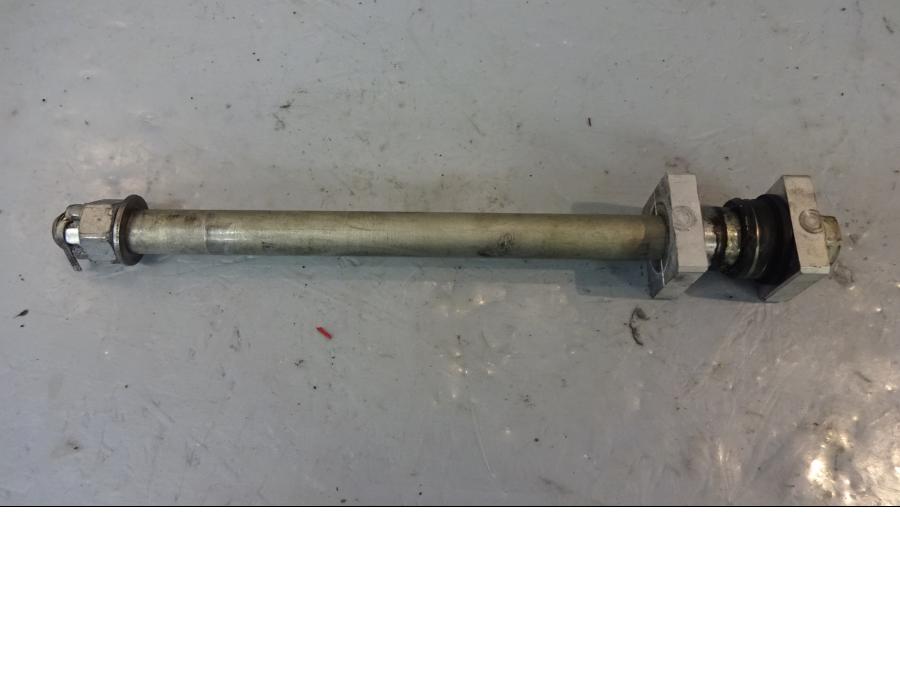 Framsidan pÄ Axel frÄn en Kawasaki Z 900 -2018 motorcykel.