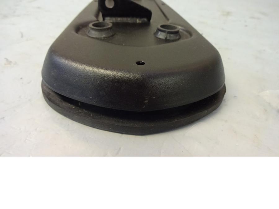 Vänster sida på Fotplatta från en Indian Chieftain Dark Horse -2018 motorcykel.