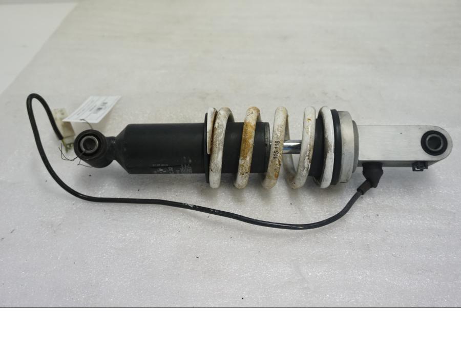 Baksidan på Stötdämpare ESA från en BMW K 1300 R -2011 motorcykel.