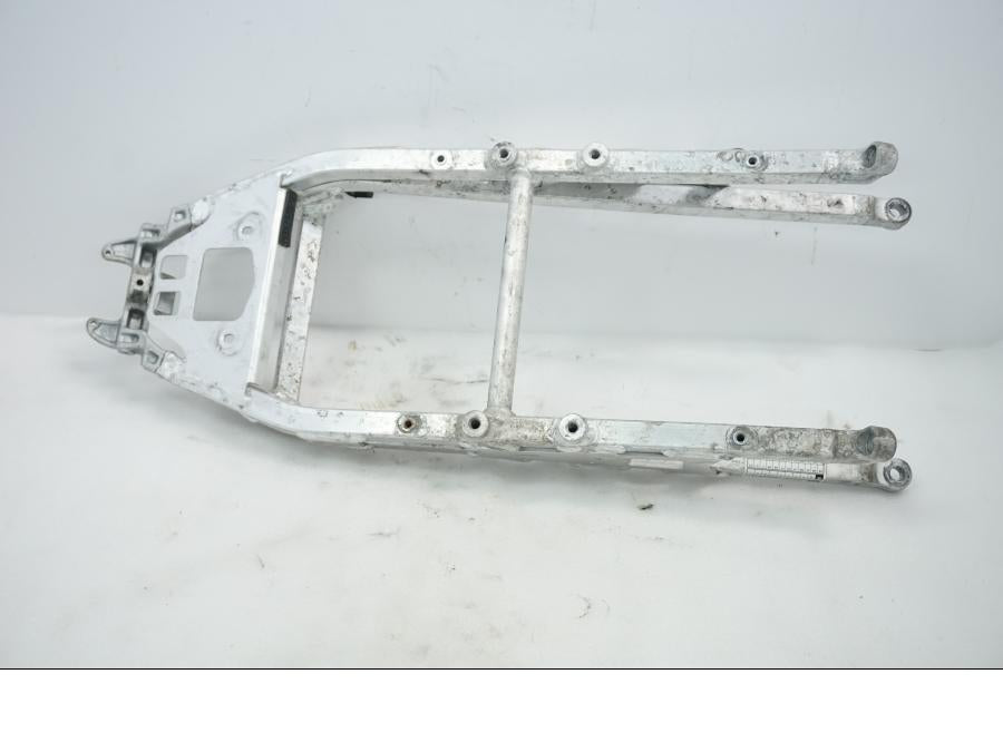 Höger sida på Bakram från en Aprilia RSV 1000 -2010 motorcykel.