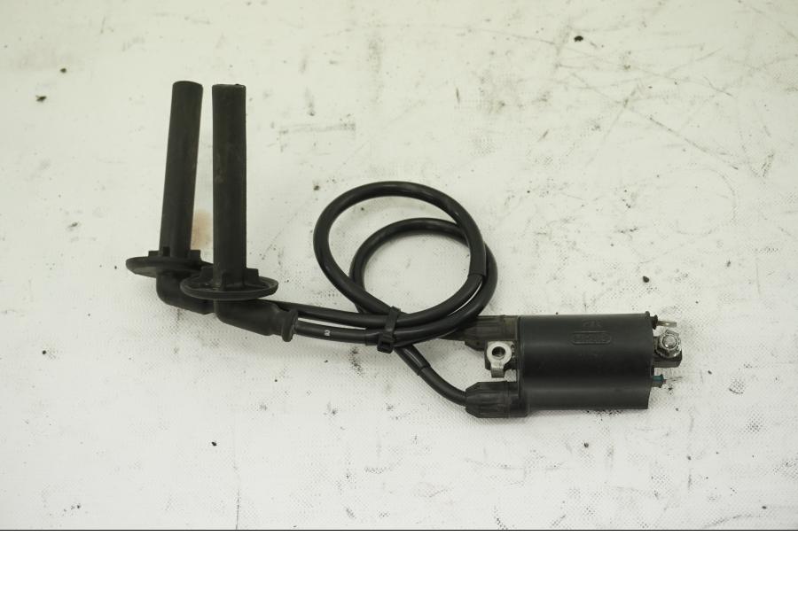 Framsidan på Tändspole från en Honda ST 1100 -1999 motorcykel.