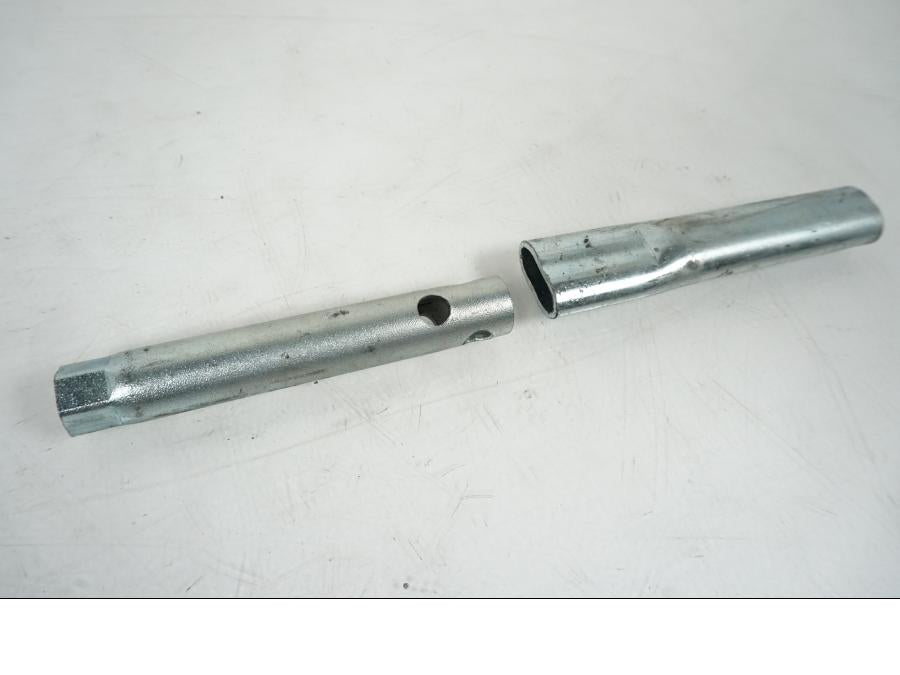 Extrabild2 på Verktyg från en Kawasaki Z 750 -2006 motorcykel.