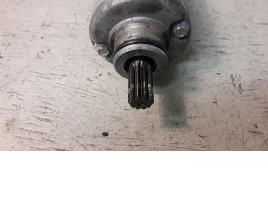 Baksidan på Startmotor från en Triumph Daytona 675 -2009 motorcykel.