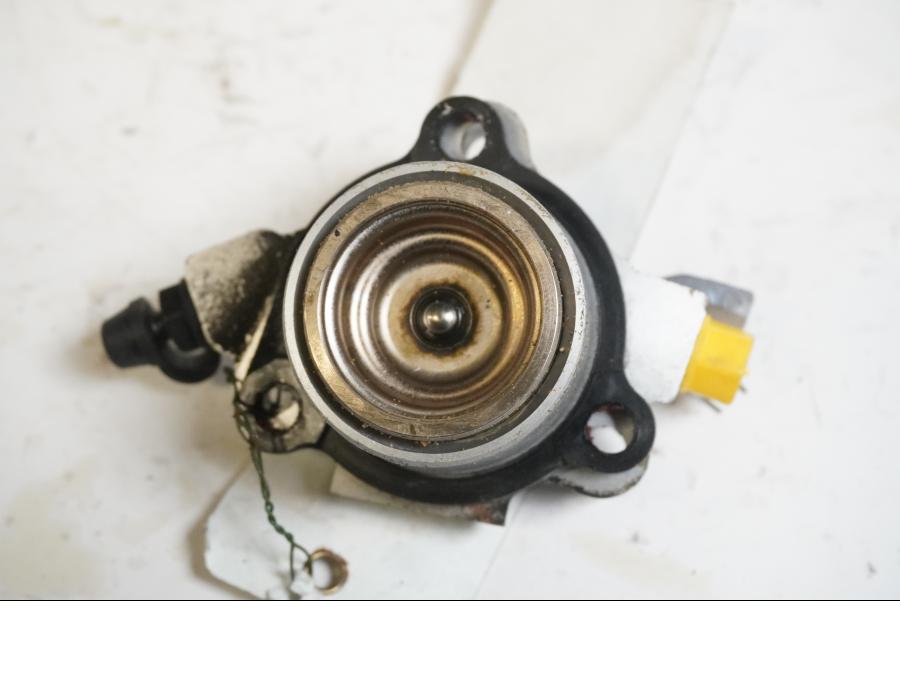 Baksidan på Kopplingslavcylinder från en Kawasaki VN 1500 -1999 motorcykel.