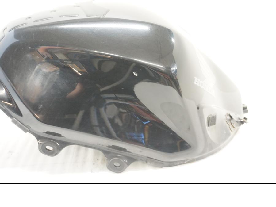 VÀnster sida pÄ Bensintank frÄn en Honda CBR 500 R -2013 motorcykel.