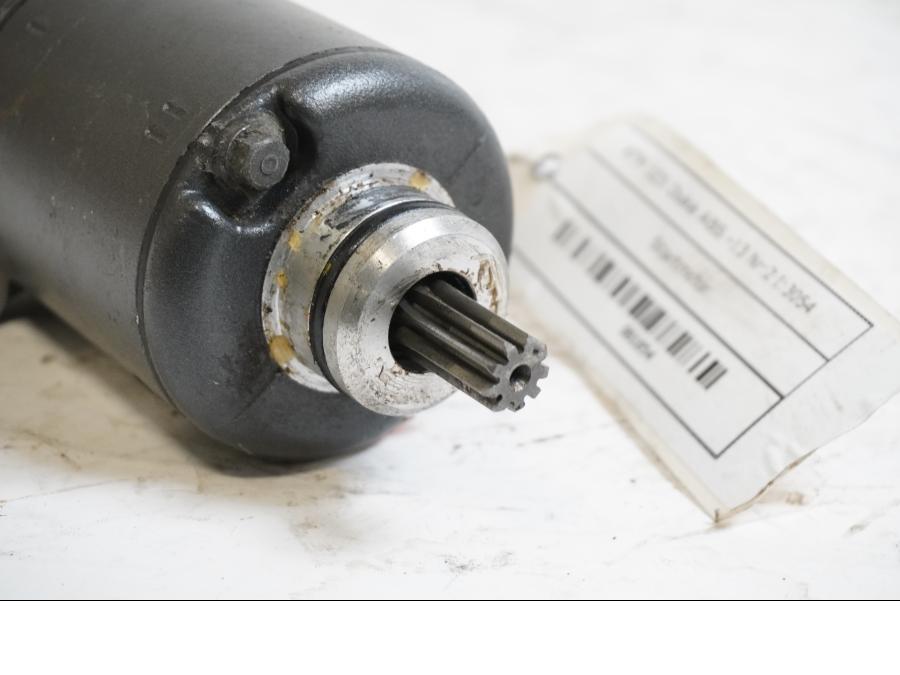 Baksidan på Startmotor från en KTM 125 Duke -2013 motorcykel.