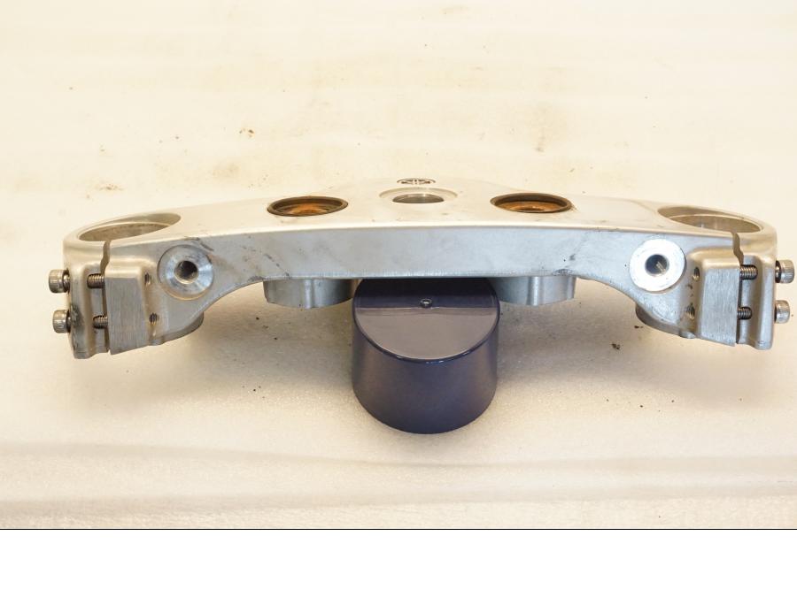 Snett uppifrån på Gaffelkrona från en Yamaha XVZ 13TD -1999 motorcykel.