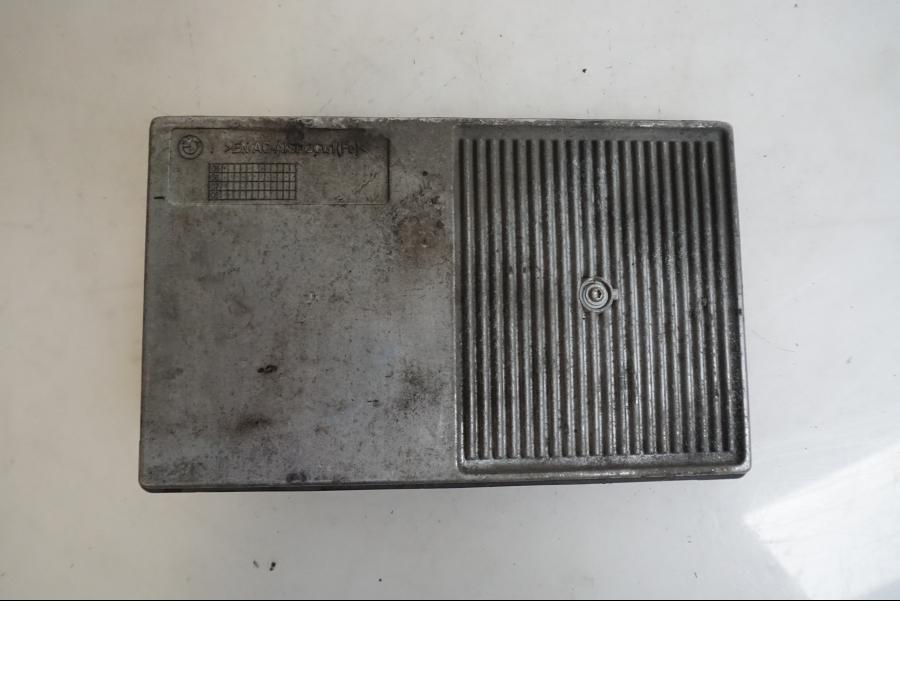 Framsidan på ZFE styrbox från en BMW K 1200 S -2007 motorcykel.