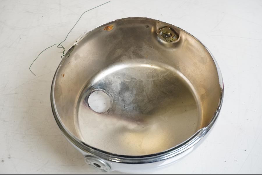 Höger sida på Strålkastarhus från en BMW R 850 R -2004 motorcykel.