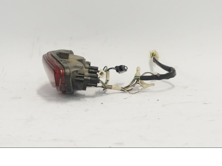 Vänster sida på Baklampa från en Suzuki DL 1000 -2003 motorcykel.