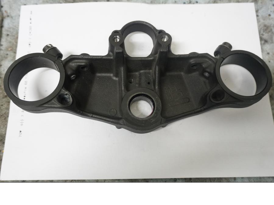 Baksidan på Gaffelkrona från en Honda CBR 1000 RR -2007 motorcykel.