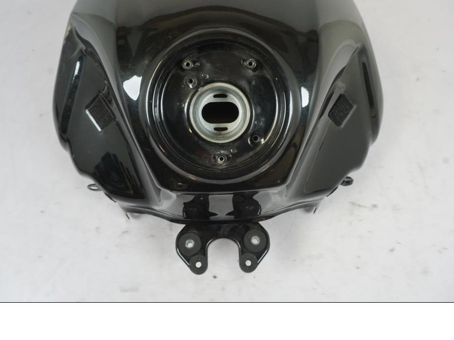 Extrabild1 på Bensintank från en Kawasaki ER-6N -2012 motorcykel.