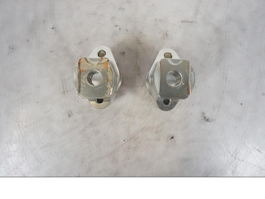 Snett nerifrån på Styrfäste från en KTM 690 SMCR -2016 motorcykel.