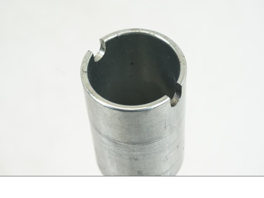 Snett uppifrån på Axel från en Ducati Hyperstrada -2013 motorcykel.