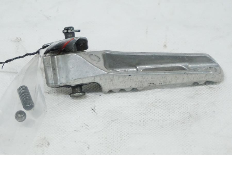 Höger sida pÄ Fotpinne frÄn en Honda CBR 1000 RR -2005 motorcykel.