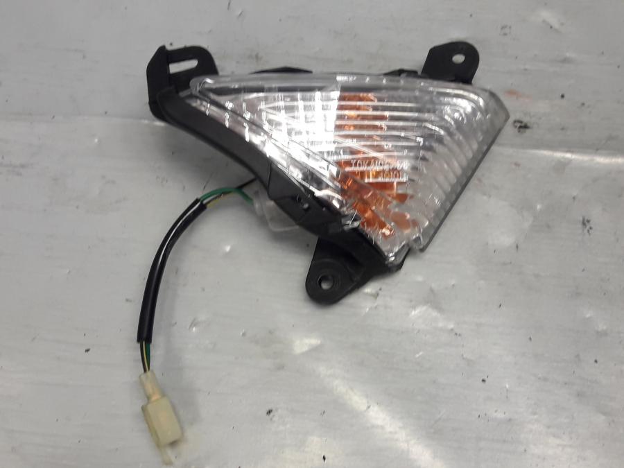 Framsidan på Blinkers från en Kawasaki Z 1000 -2013 motorcykel.