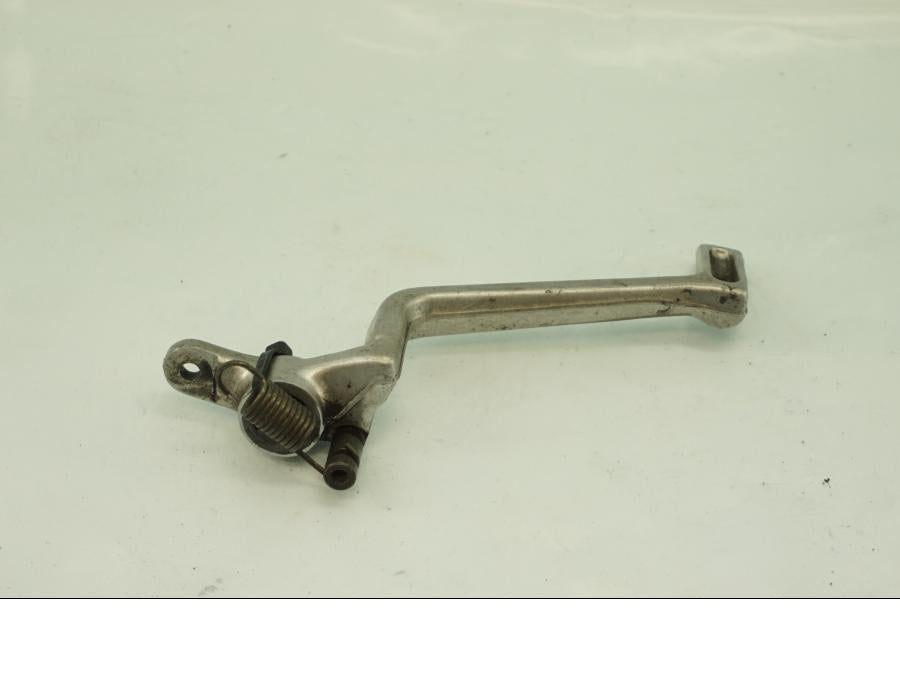 Baksidan på Bromspedal från en Suzuki GSX 1300 R -2003 motorcykel.