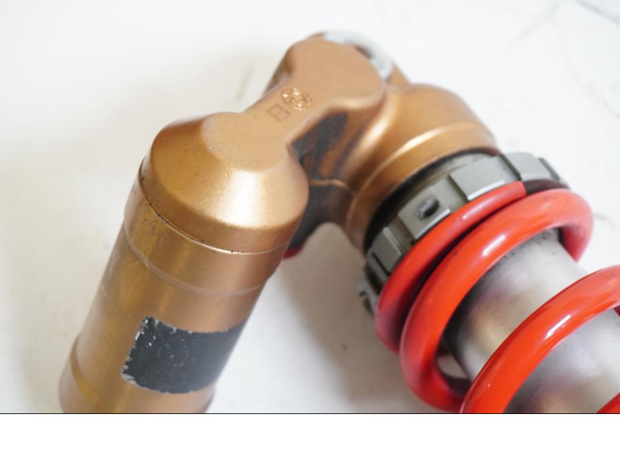 Extrabild1 på Stötdämpare från en BMW S 1000 RR -2014 motorcykel.